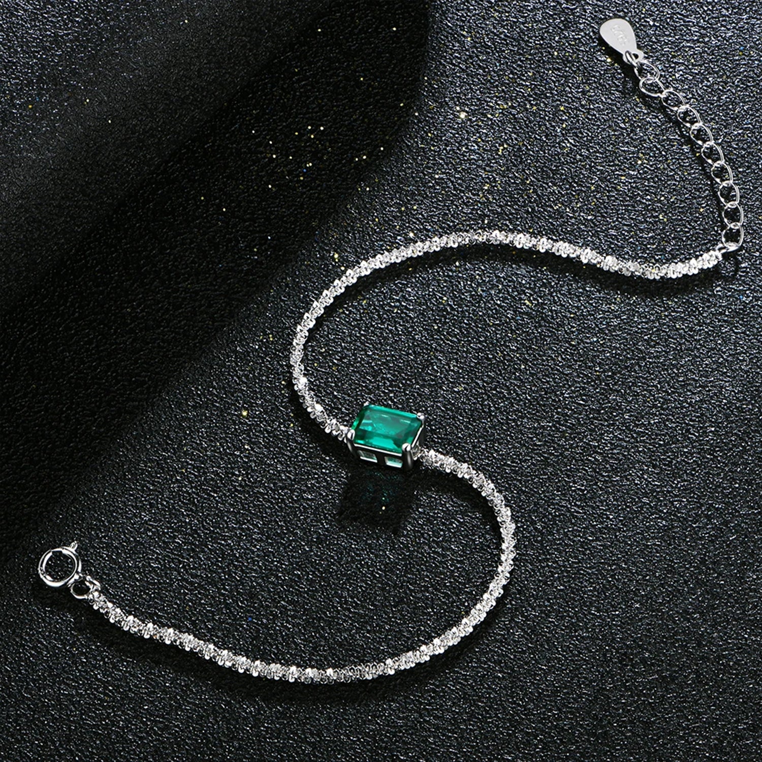 Memovra Emerald & Moissanite Charm Bangle